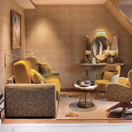 Hotel La Demeure Montaigne Parigi