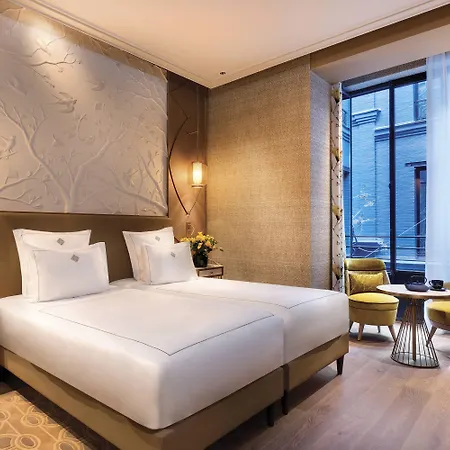 Hotel La Demeure Montaigne Parigi