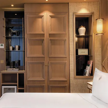 Hotel La Demeure Montaigne Parigi