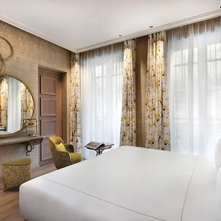La Demeure Montaigne 5* Parigi