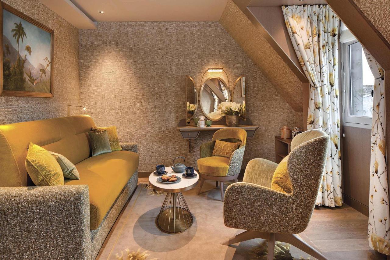 La Demeure Montaigne 5* Parigi