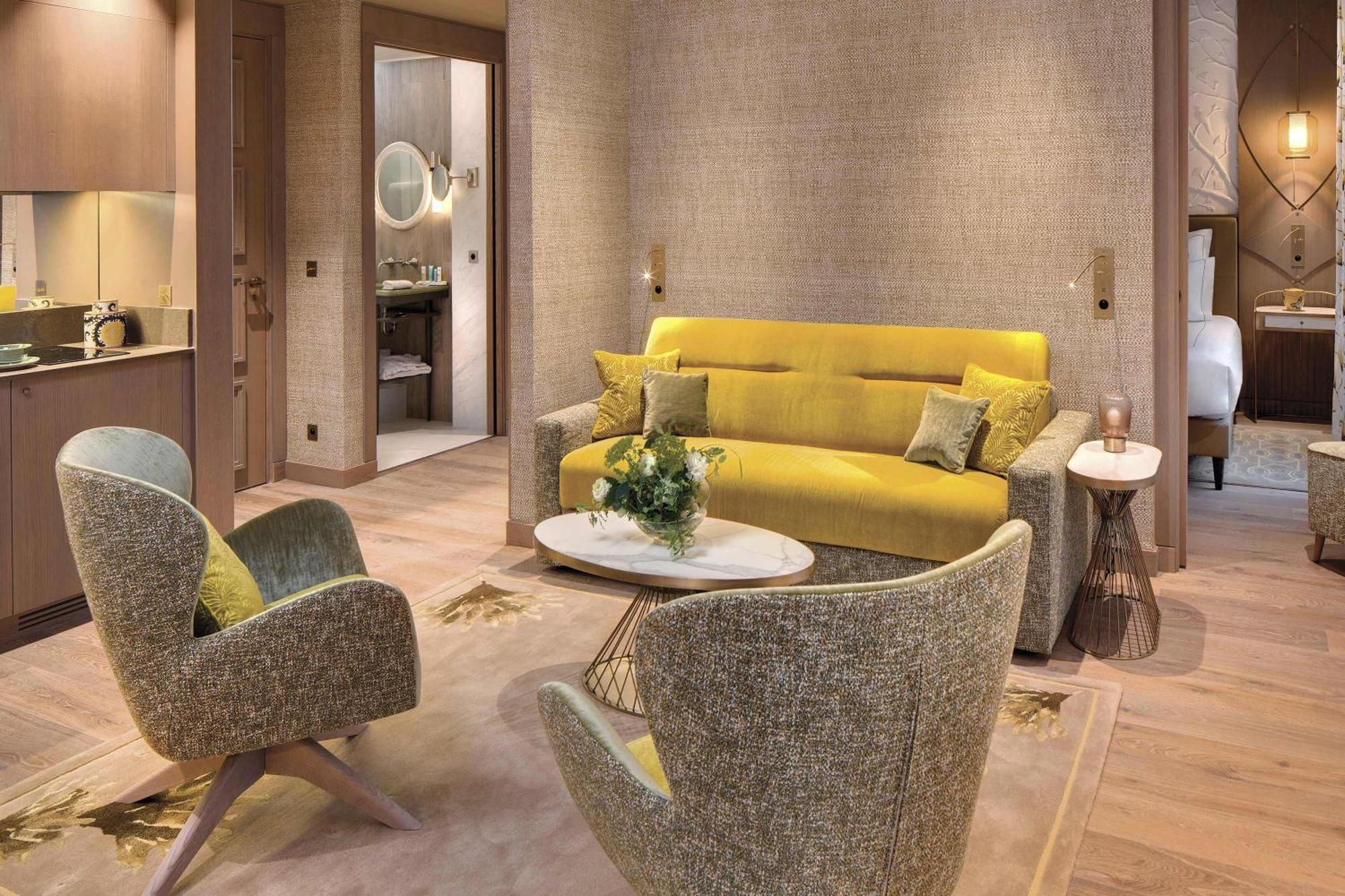 Hotel La Demeure Montaigne 5*