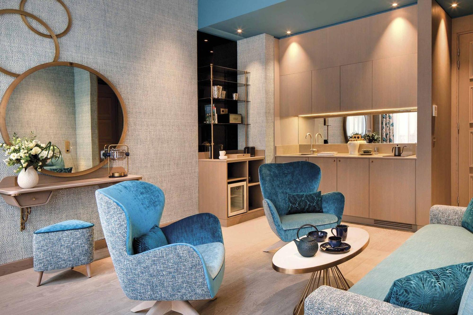 Hotel La Demeure Montaigne 5*