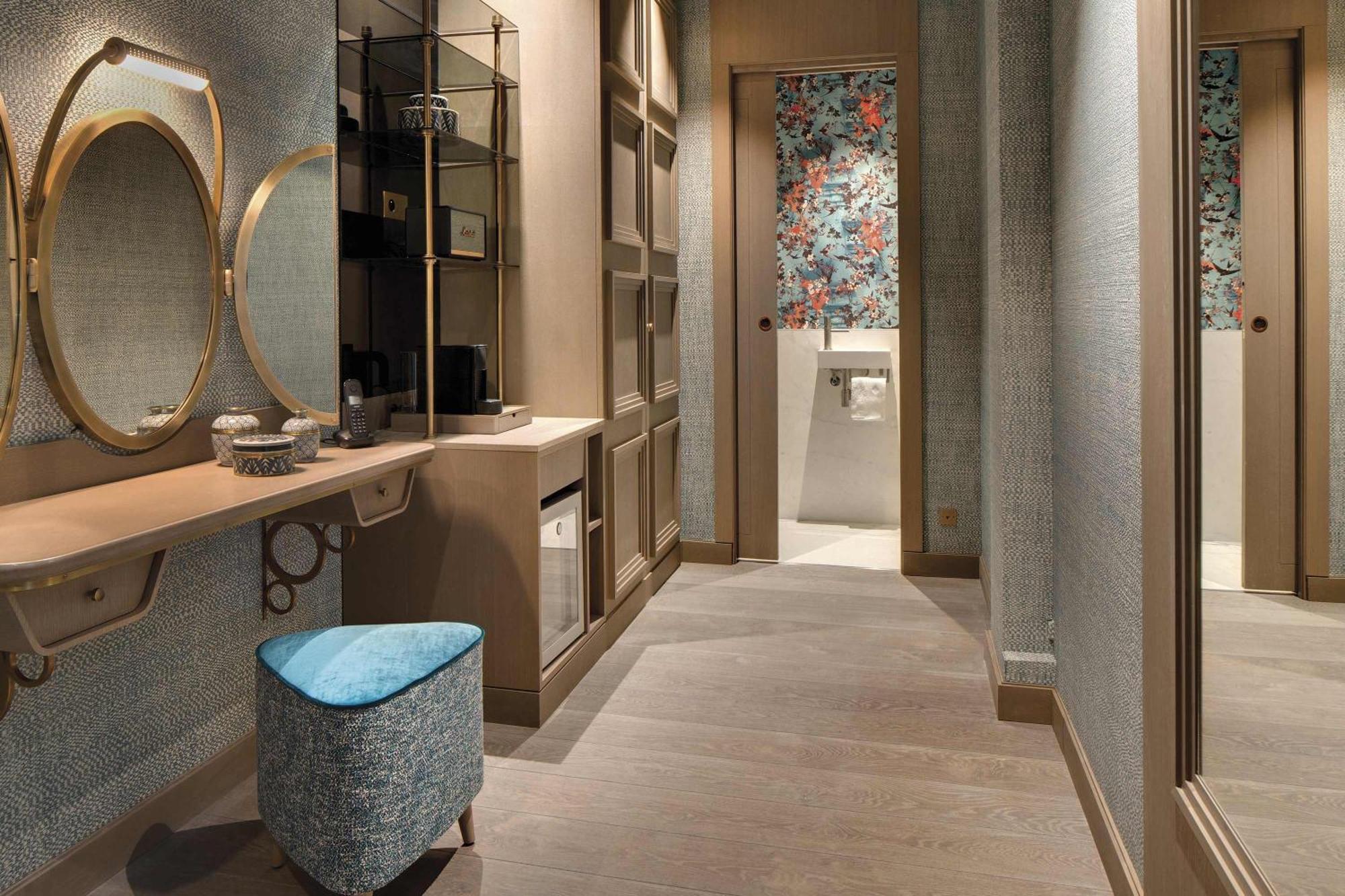 La Demeure Montaigne Hotel 5*