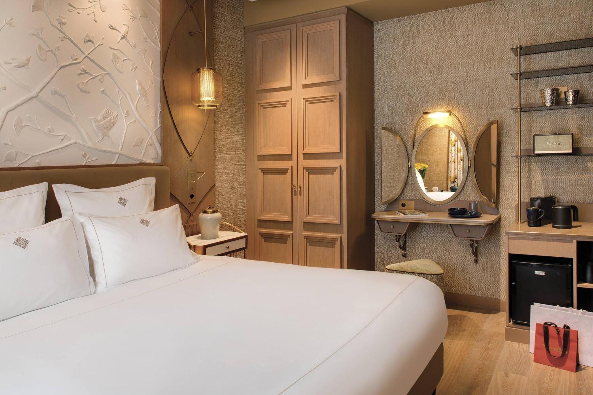 La Demeure Montaigne Hotel