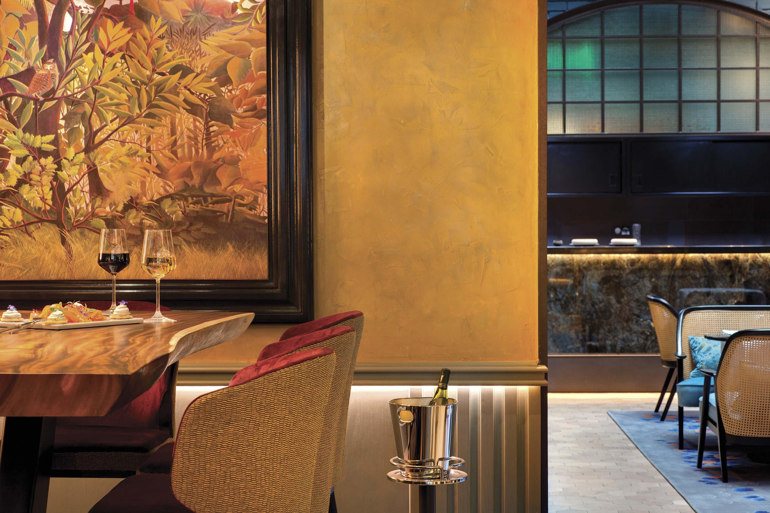 La Demeure Montaigne Hotel