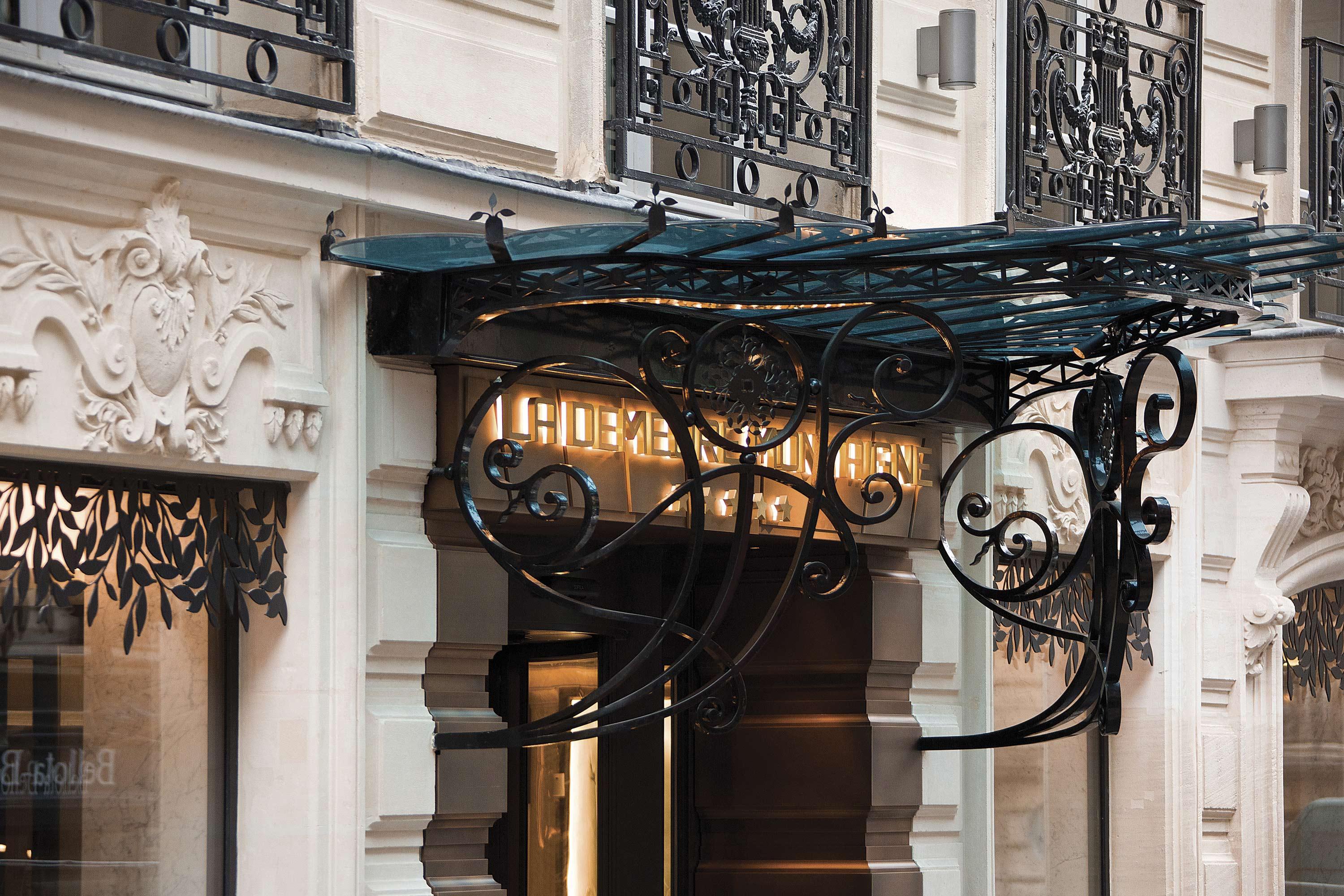 La Demeure Montaigne Hotel