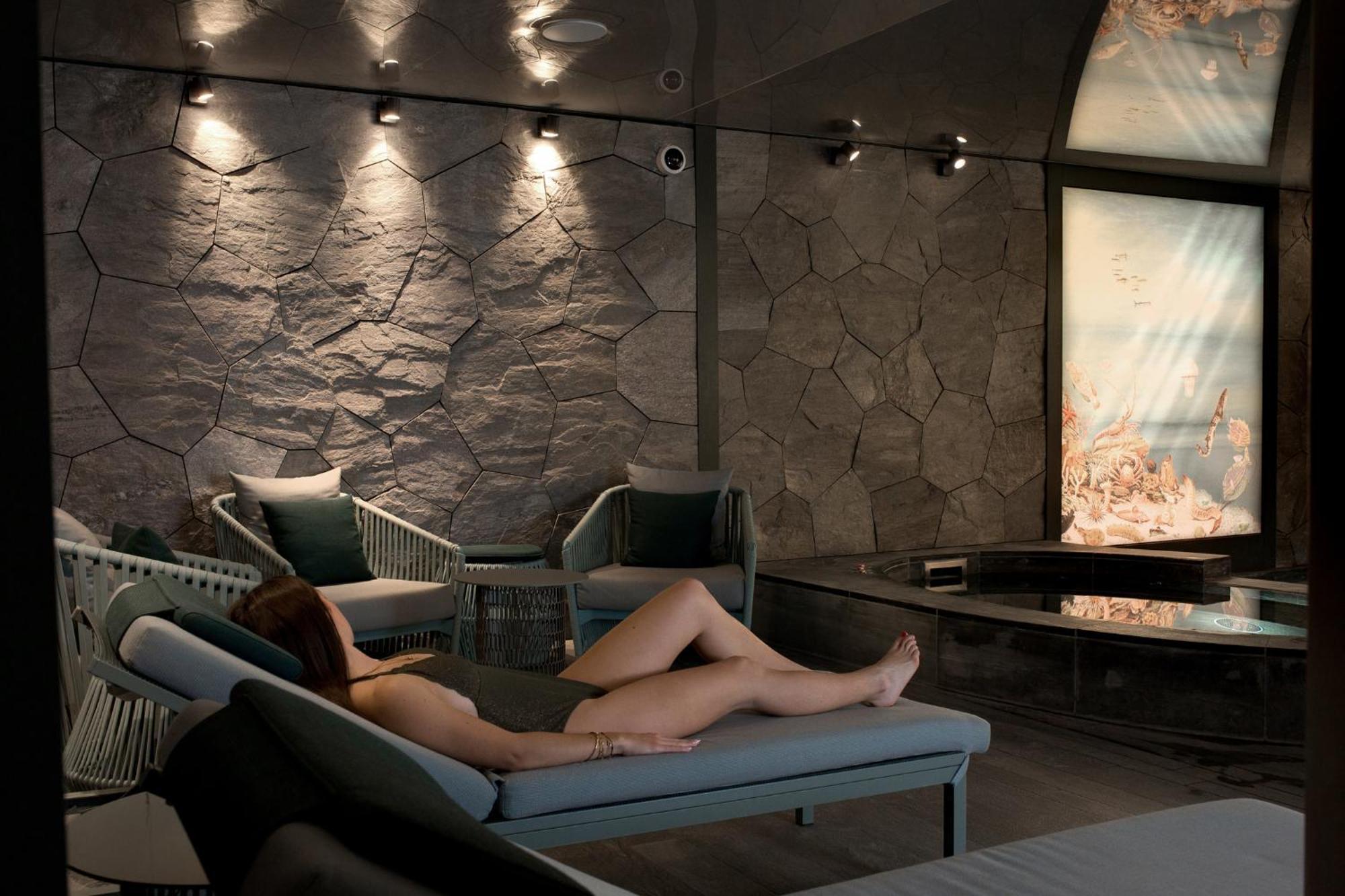 La Demeure Montaigne 5* Parigi