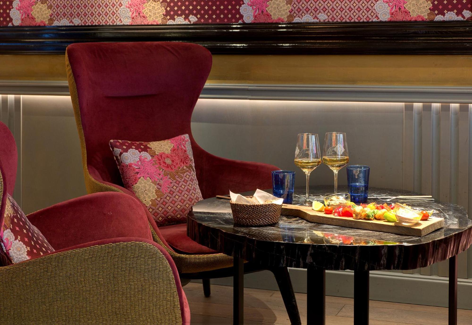 La Demeure Montaigne Hotel