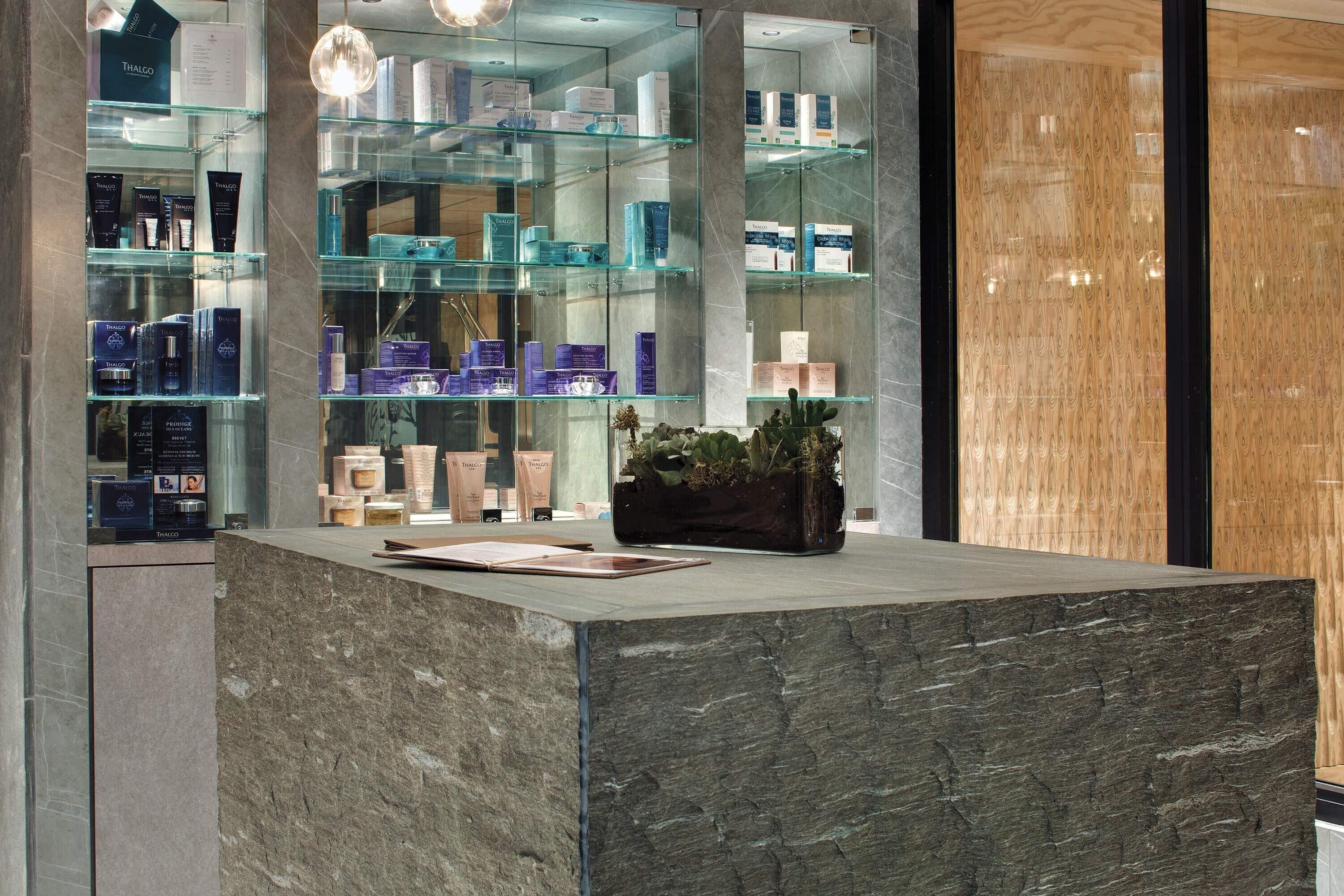 Hotel La Demeure Montaigne Parigi