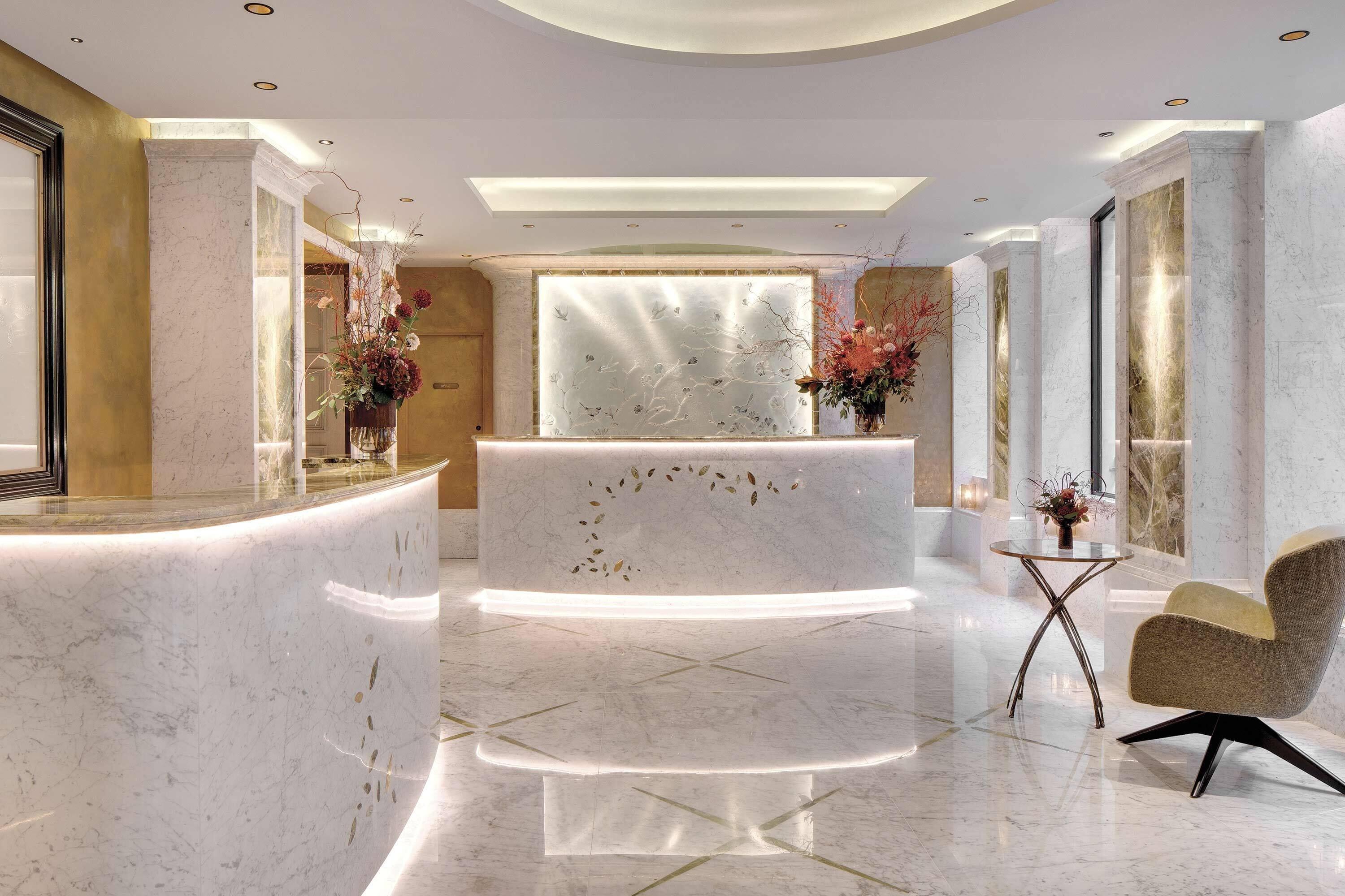 La Demeure Montaigne Hotel