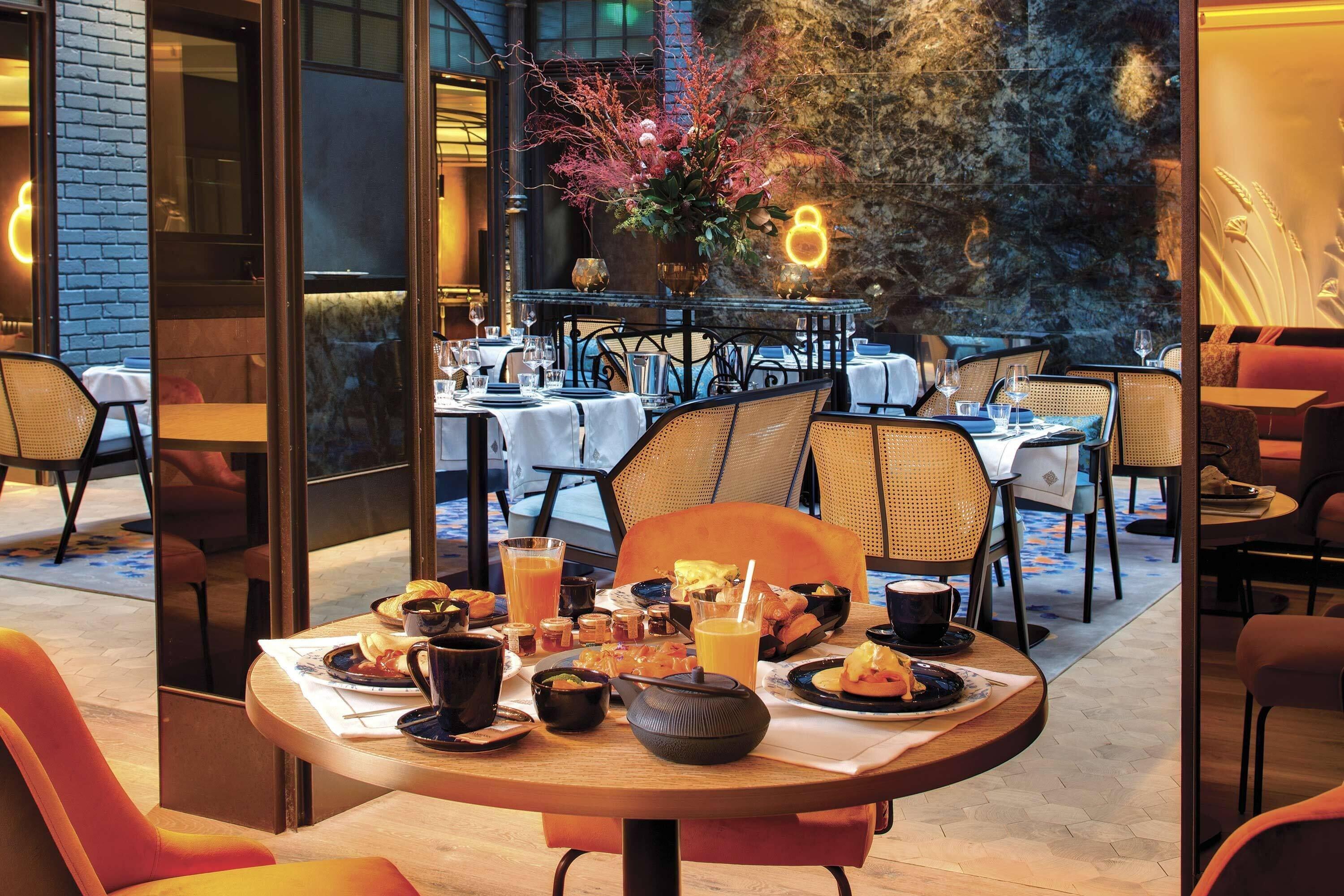 La Demeure Montaigne Paris