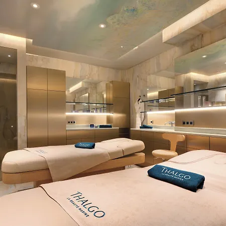 La Demeure Montaigne 5* Parigi
