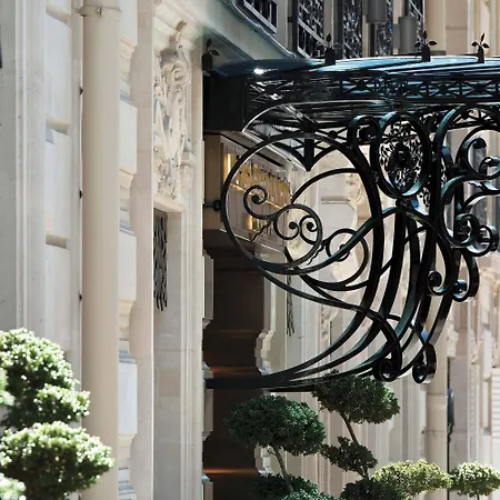 La Demeure Montaigne 5* Parigi